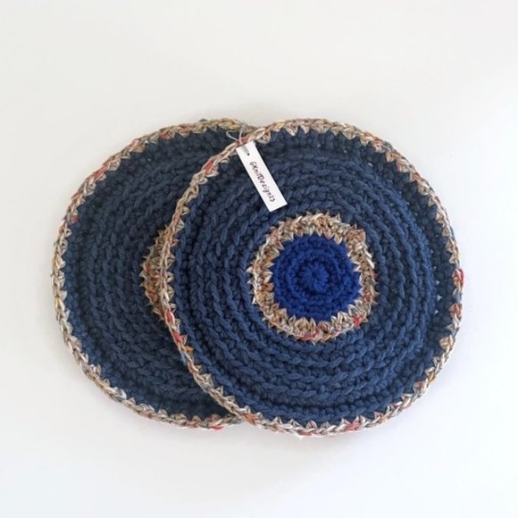 Crochet pot holders, trivet for diner table, Crochet Gift For Mom - Picture 2 of 15